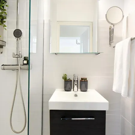 Explore And Relax: Your Ideal 2br On Calea Victoriei Apartment