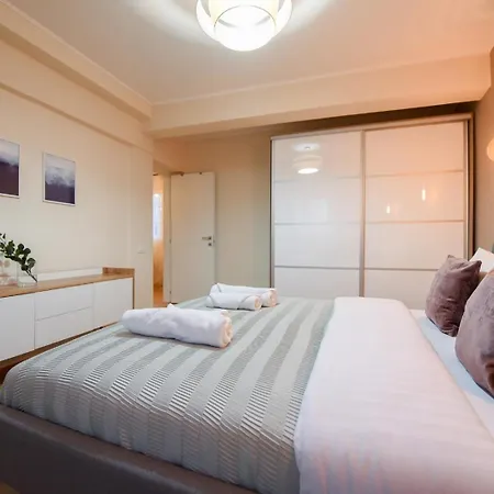 Explore And Relax: Your Ideal 2br On Calea Victoriei * Βουκουρέστι