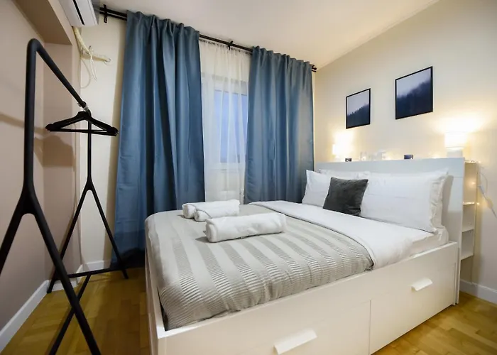 Explore And Relax: Your Ideal 2br On Calea Victoriei Bukareszt