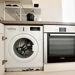 شقة Explore And Relax: Your Ideal 2br On Calea Victoriei بوخارست