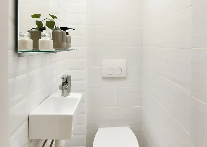 Explore And Relax: Your Ideal 2br On Calea Victoriei דירה בוקרשט