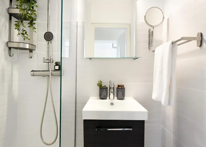 Explore And Relax: Your Ideal 2br On Calea Victoriei דירה